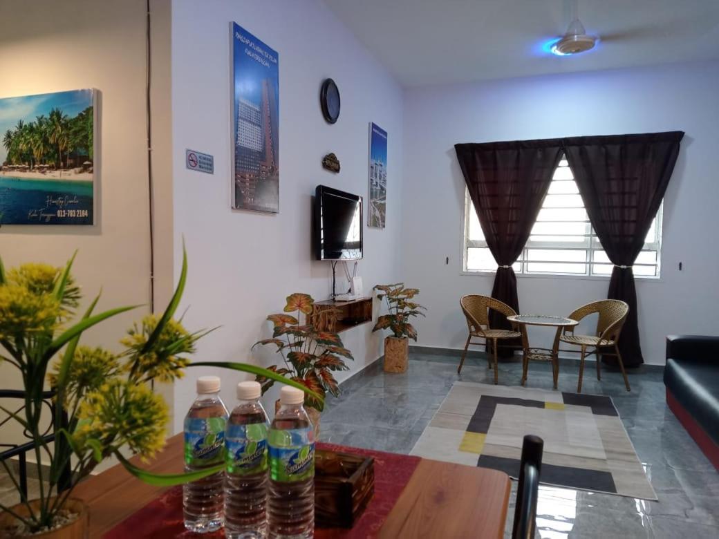 Homestay Camelia Kuala Terengganu Houses 3 Room 2 Bathroom - Near Batu Buruk Beach , Drawbridge, Pasar Payang, Ktcc Mall & Hospital Hsnz Exterior foto