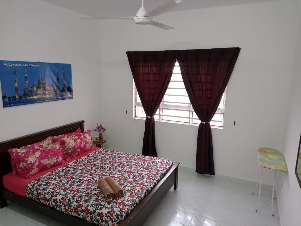 Homestay Camelia Kuala Terengganu Houses 3 Room 2 Bathroom - Near Batu Buruk Beach , Drawbridge, Pasar Payang, Ktcc Mall & Hospital Hsnz Exterior foto