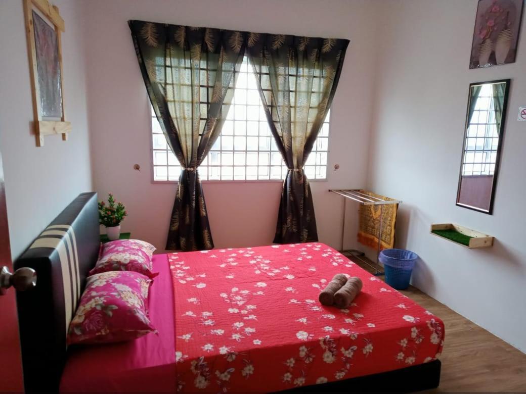 Homestay Camelia Kuala Terengganu Houses 3 Room 2 Bathroom - Near Batu Buruk Beach , Drawbridge, Pasar Payang, Ktcc Mall & Hospital Hsnz Exterior foto