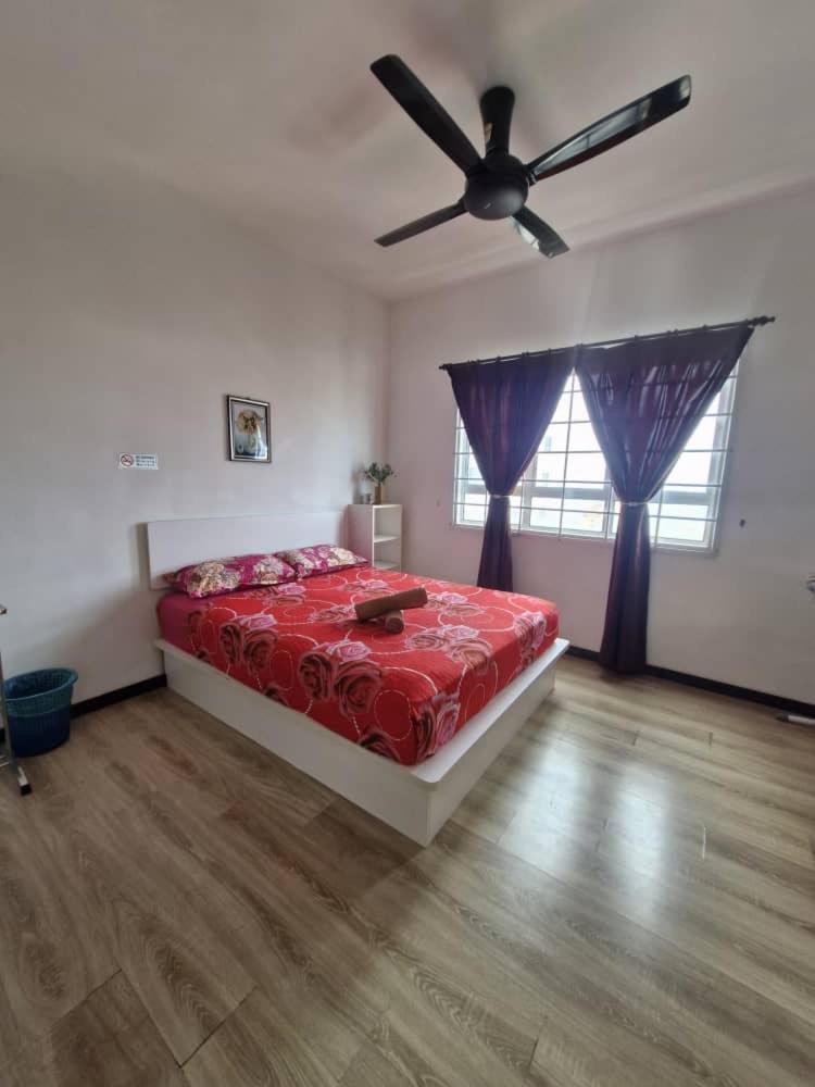 Homestay Camelia Kuala Terengganu Houses 3 Room 2 Bathroom - Near Batu Buruk Beach , Drawbridge, Pasar Payang, Ktcc Mall & Hospital Hsnz Exterior foto