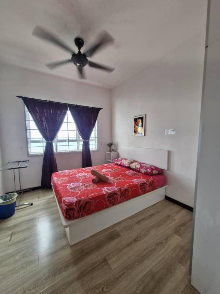 Homestay Camelia Kuala Terengganu Houses 3 Room 2 Bathroom - Near Batu Buruk Beach , Drawbridge, Pasar Payang, Ktcc Mall & Hospital Hsnz Exterior foto