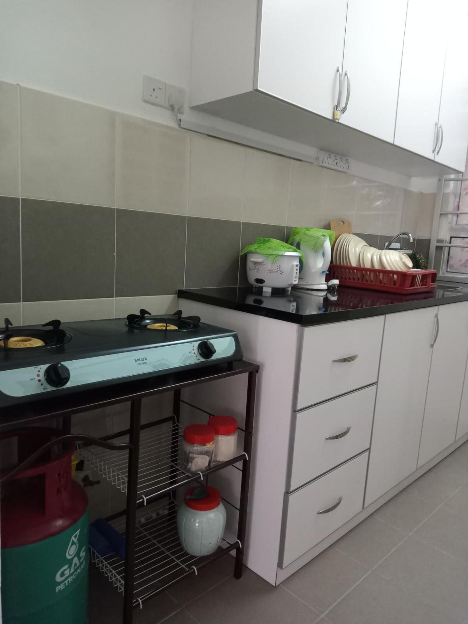 Homestay Camelia Kuala Terengganu Houses 3 Room 2 Bathroom - Near Batu Buruk Beach , Drawbridge, Pasar Payang, Ktcc Mall & Hospital Hsnz Exterior foto